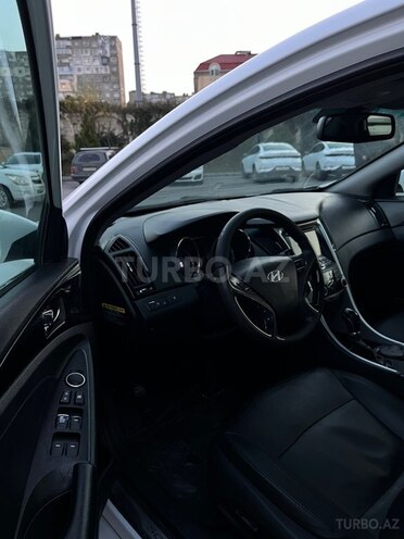 Hyundai Sonata-5