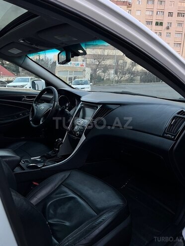 Hyundai Sonata-6