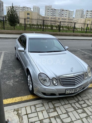 Mercedes E 220-1