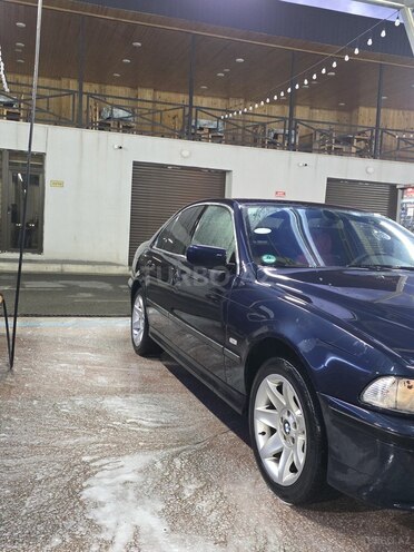 BMW 523-8