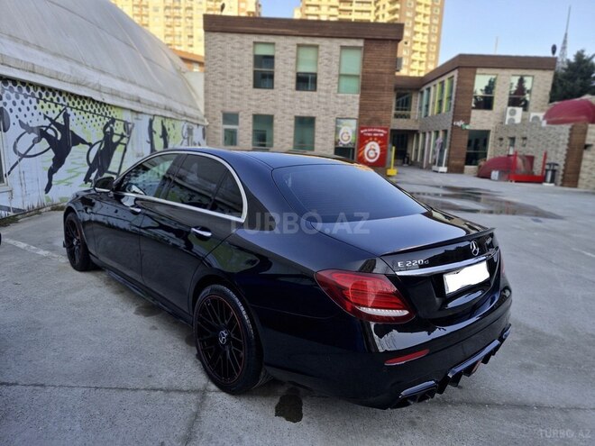 Mercedes E 220 d-6