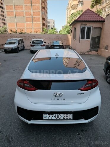 Hyundai IONIQ-2