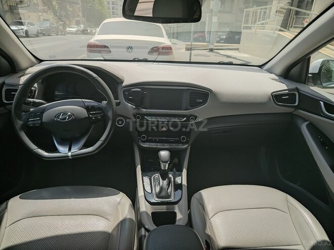 Hyundai IONIQ-4