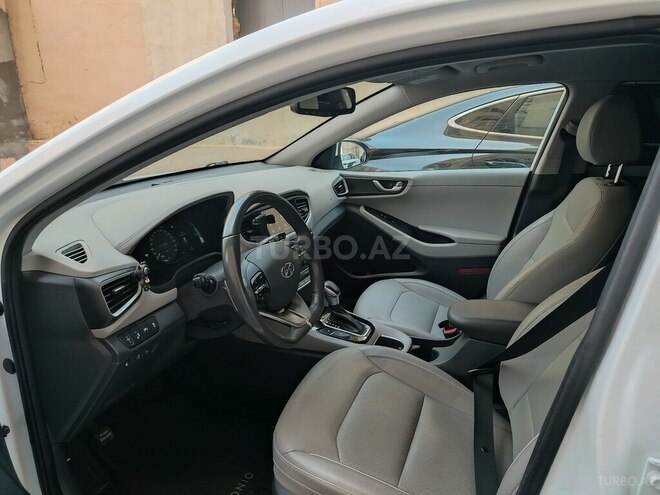 Hyundai IONIQ-6