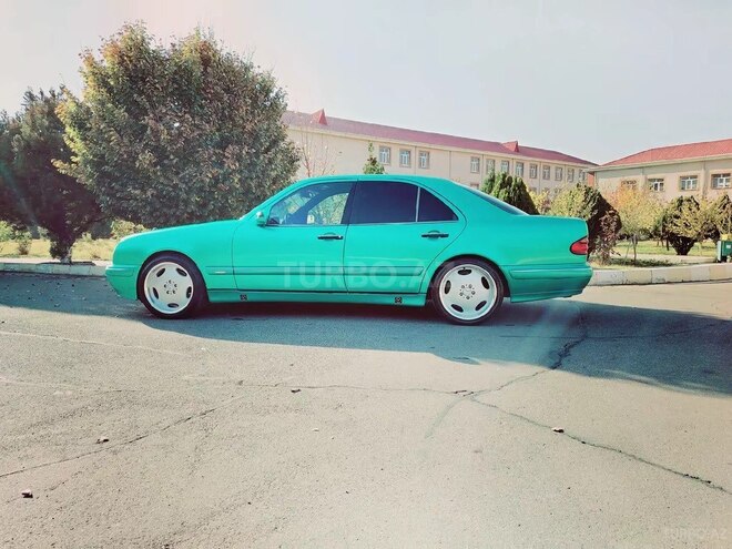 Mercedes E 240-8