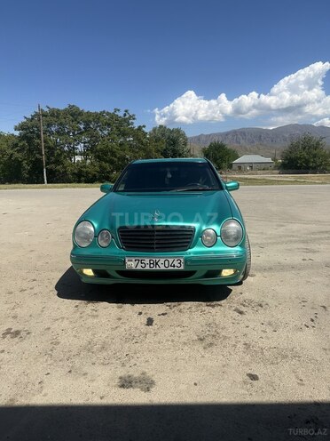Mercedes E 240-3