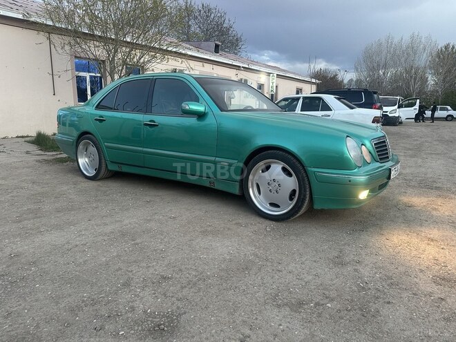 Mercedes E 240-5