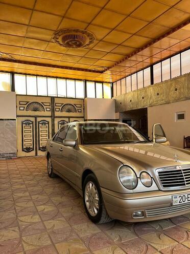 Mercedes E 240-12