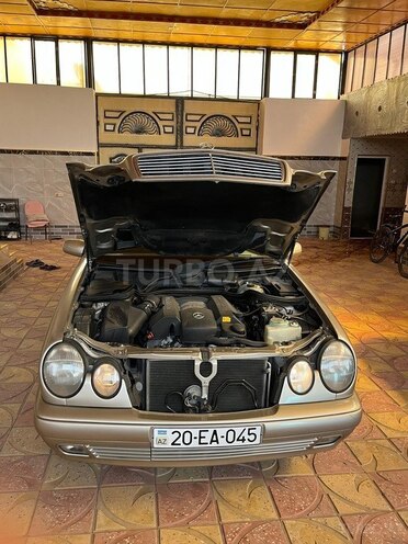 Mercedes E 240-15