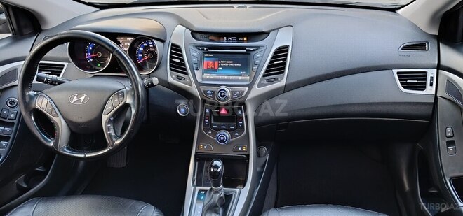 Hyundai Elantra-7