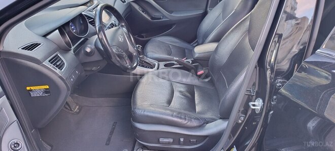 Hyundai Elantra-5