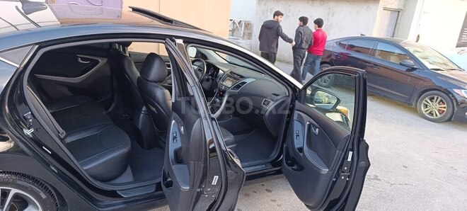 Hyundai Elantra-10