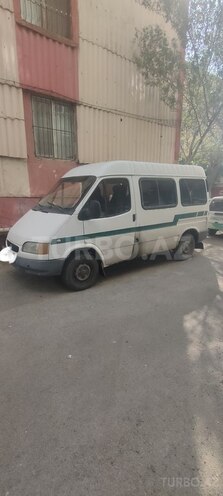 Ford Transit-5