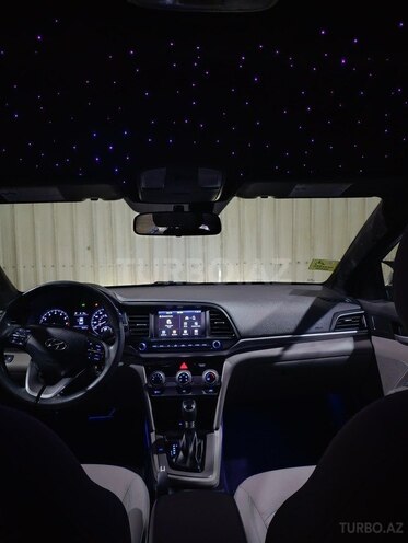 Hyundai Elantra-3