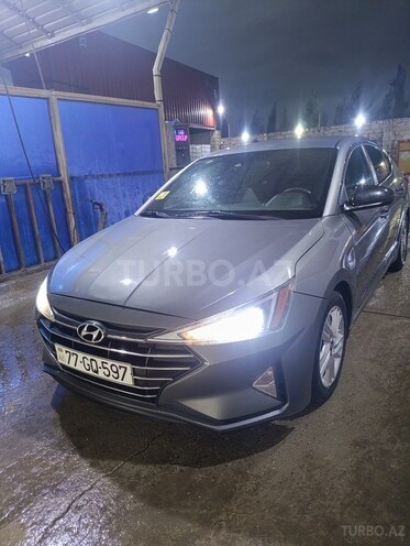 Hyundai Elantra-1