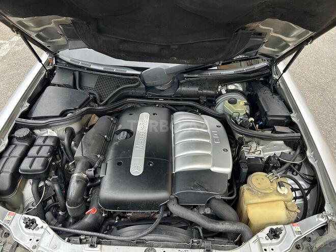 Mercedes E 270-13