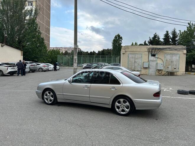 Mercedes E 270-3