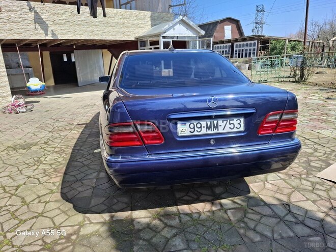 Mercedes E 280 4MATIC-4