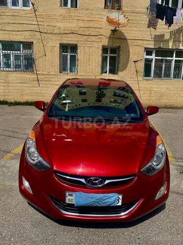 Hyundai Elantra-1
