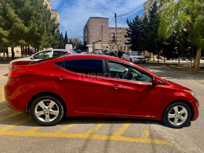 Hyundai Elantra-3