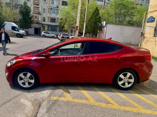 Hyundai Elantra-4