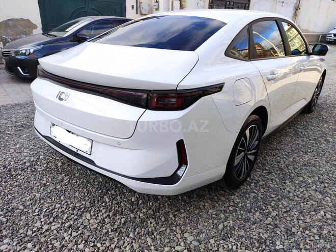 Changan Qiyuan A05-4