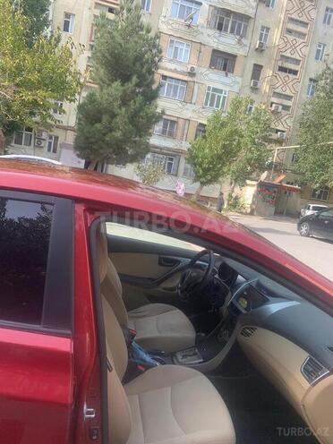 Hyundai Elantra-10