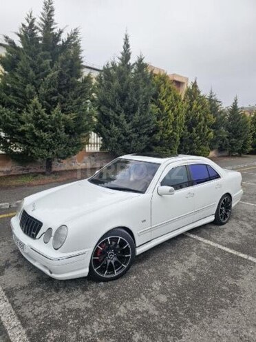 Mercedes E 240-4