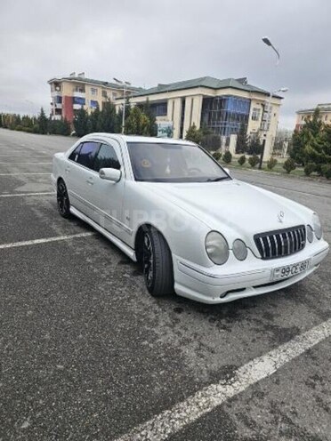 Mercedes E 240-5
