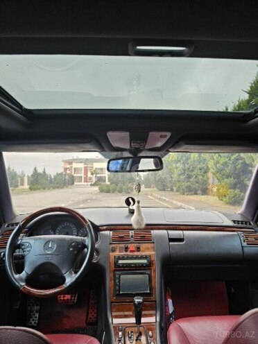 Mercedes E 240-2