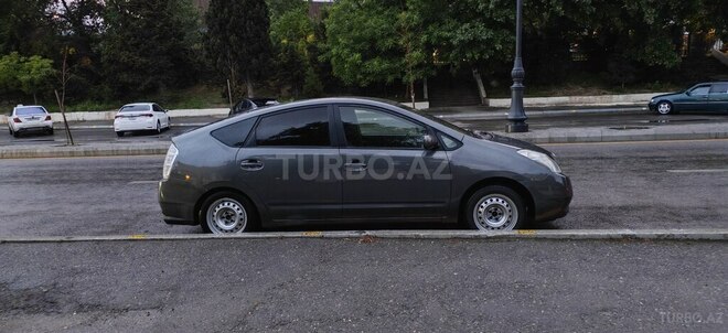 Toyota Prius-3
