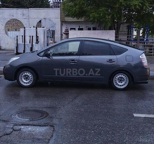 Toyota Prius-2