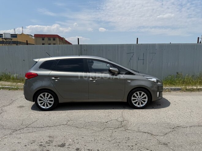 Kia Carens-2