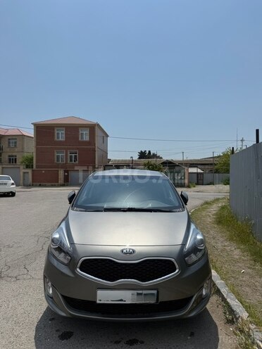 Kia Carens-1