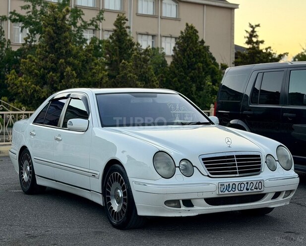 Mercedes E 270-2