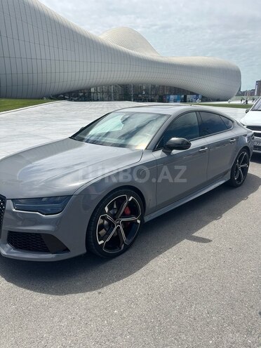 Audi RS7-2