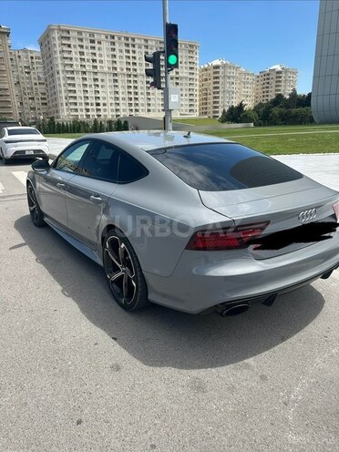 Audi RS7-3