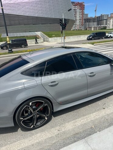 Audi RS7-4