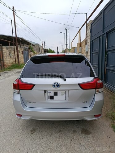 Toyota Corolla Fielder-2