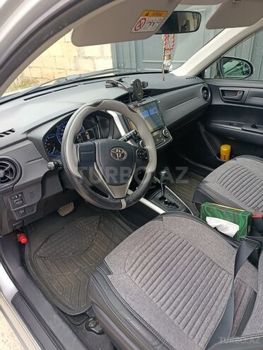 Toyota Corolla Fielder-3
