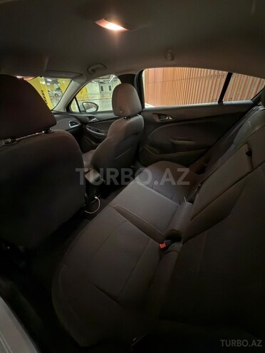 Chevrolet Cruze-16