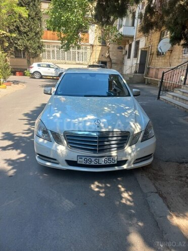 Mercedes E 220-1