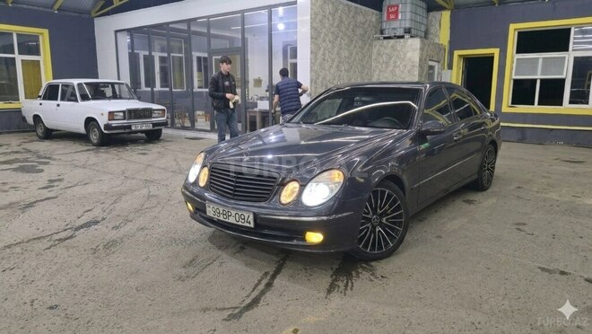 Mercedes E 220-2