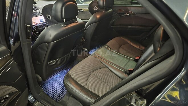 Mercedes E 220-10