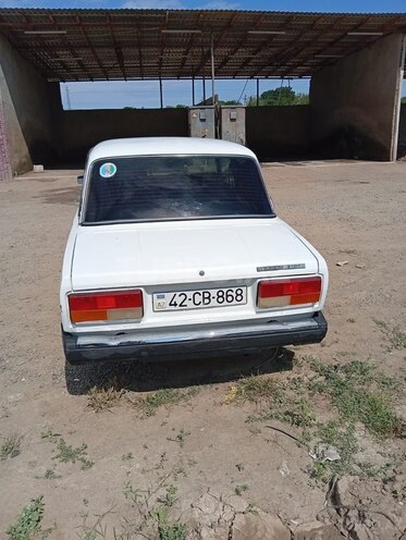 LADA (VAZ) 2107-2