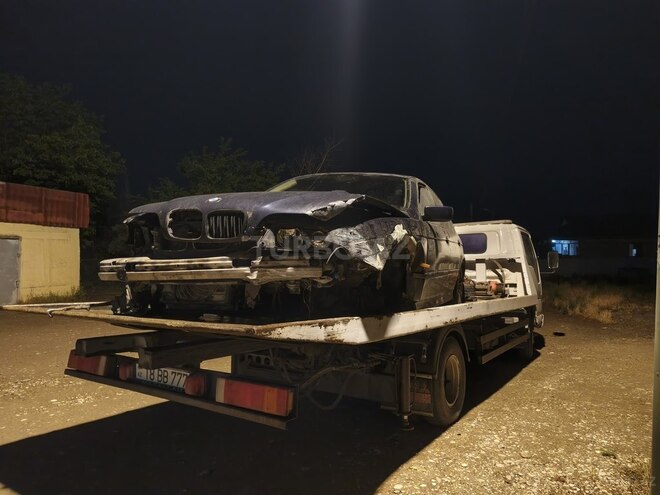 BMW 523-4
