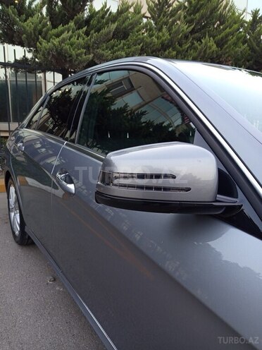 Mercedes E 220-4