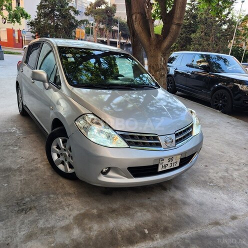 Nissan Tiida-20
