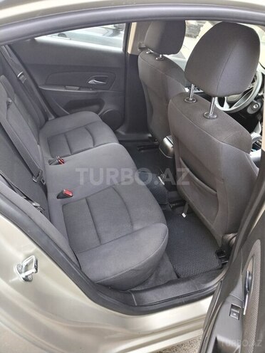 Chevrolet Cruze-6