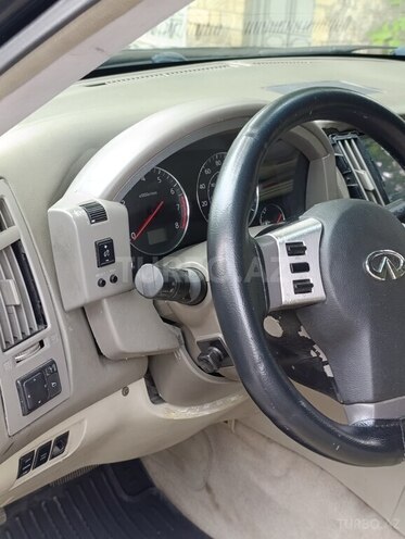 Infiniti FX35-10